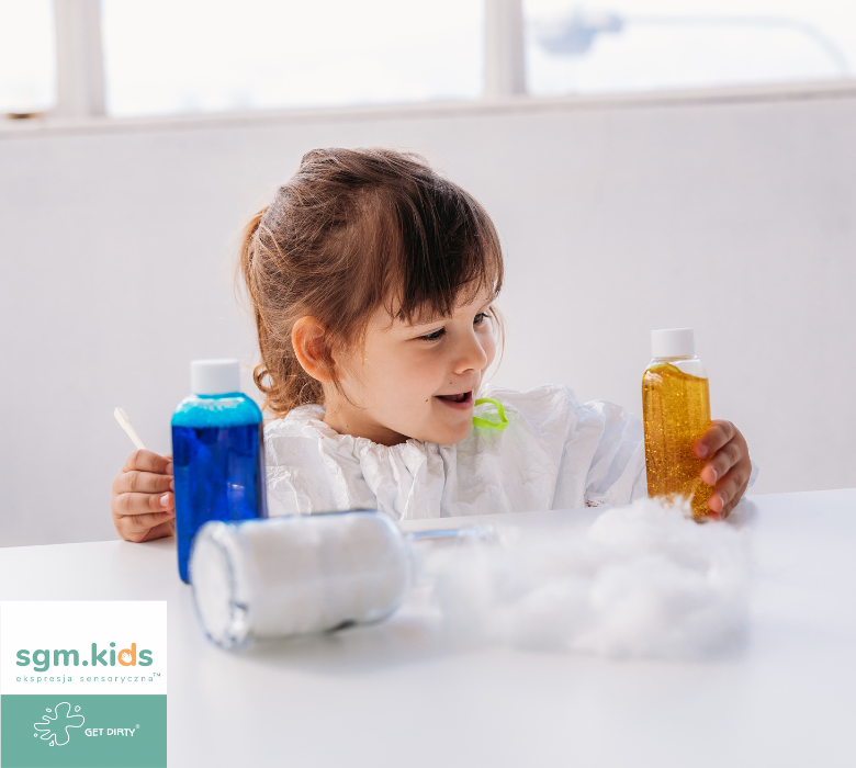 Read more about the article Czy w domu można wspierać rozwój sensoryczny dziecka? Jak to zrobić?